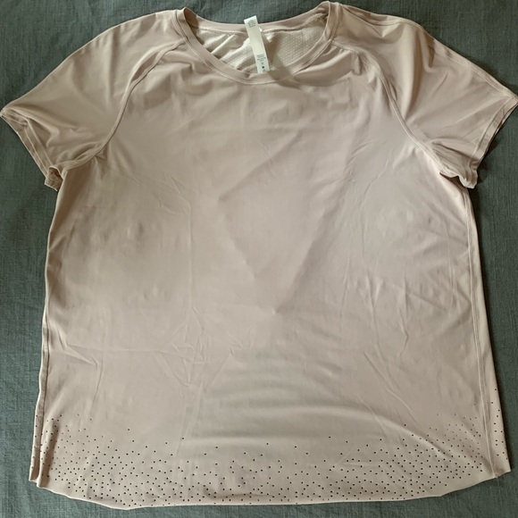 Stunning Lululemon Top - Picture 2 of 3